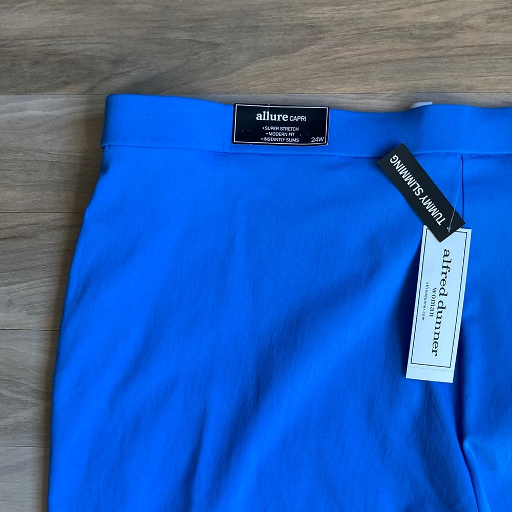 Alfred Dunner allure Capri pant tummy slimming super stretch azure blue 24W - Picture 8 of 17